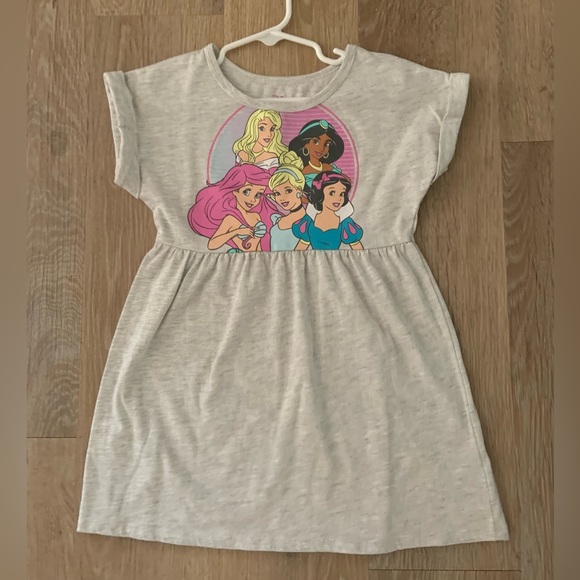 Disney Other - Disney Girl's XS (4-5) Light Gray Casual Short Sleeve Dress With Disney Princess